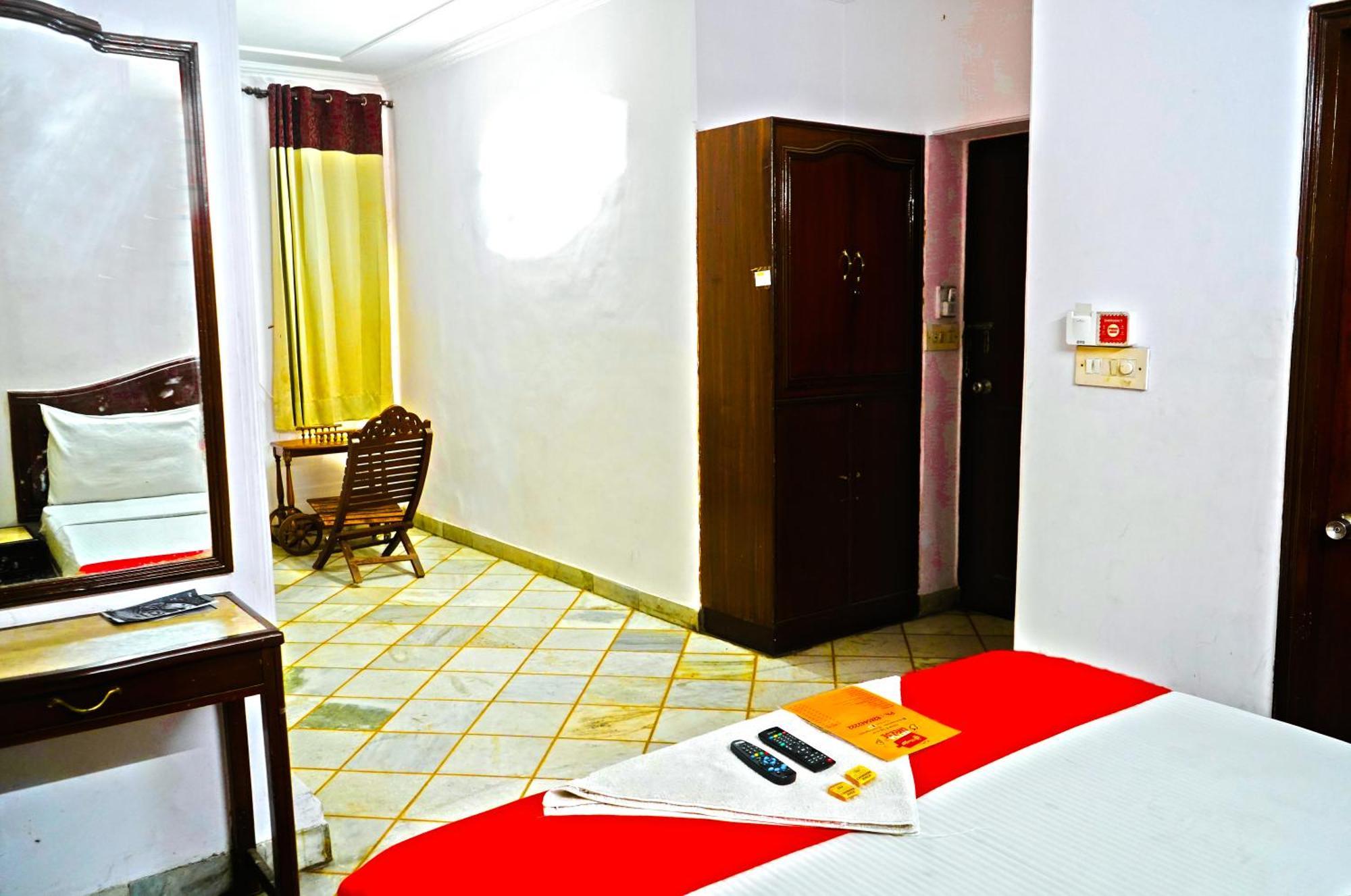 The Iconic-roomshala 3* New Delhi