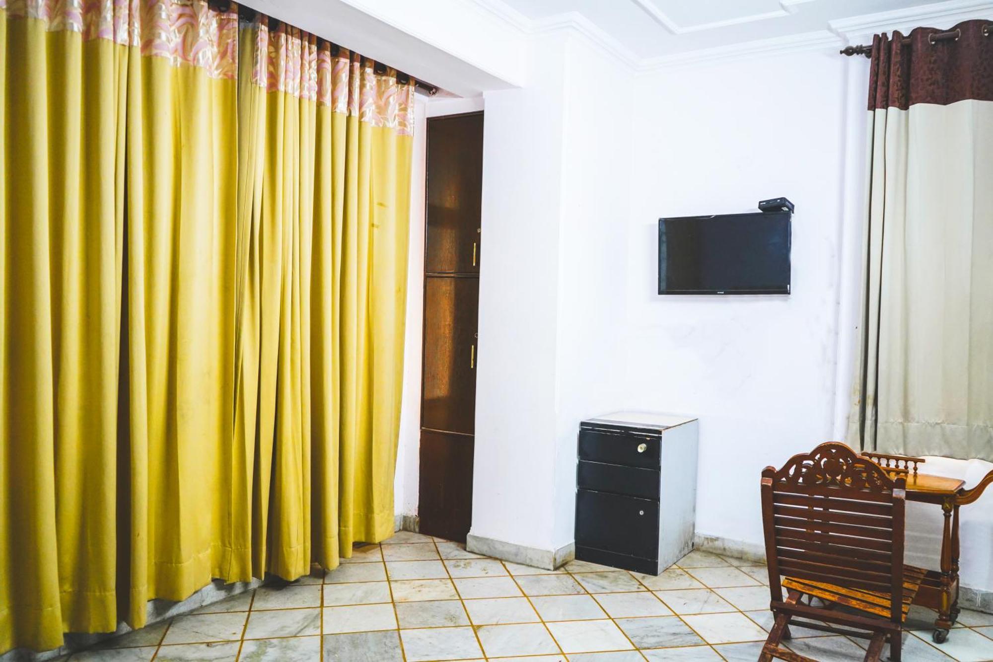 The Iconic-roomshala Hotel New Delhi